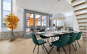 Helloflats - Luxus-Penthouse - Balkon - Parking - Zentrum - Therme - Naehe Flughafen Muc